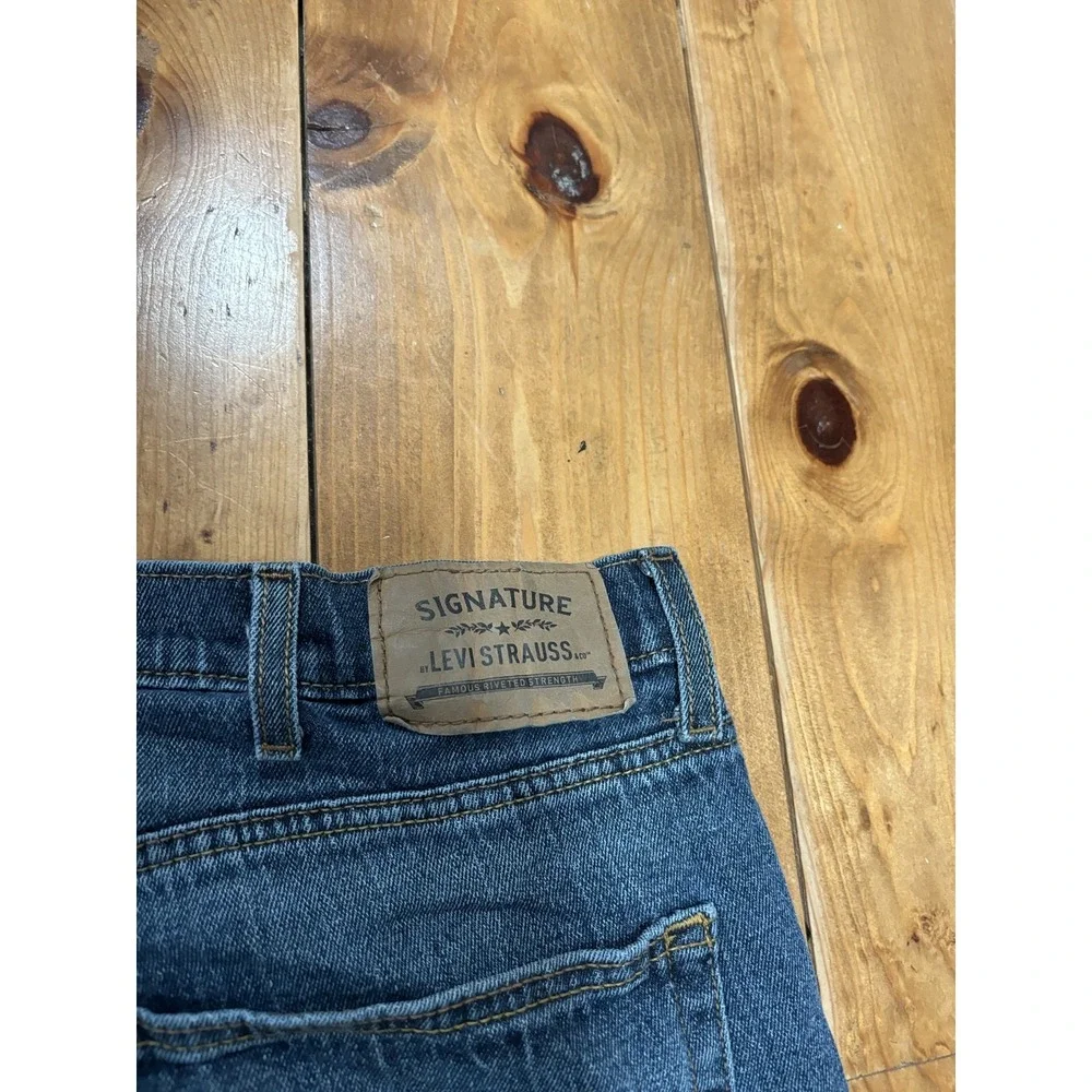 Signature by Levi Strauss & Co. Men's 38x30 Relaxed Fit Straight Leg Jeans Dark
